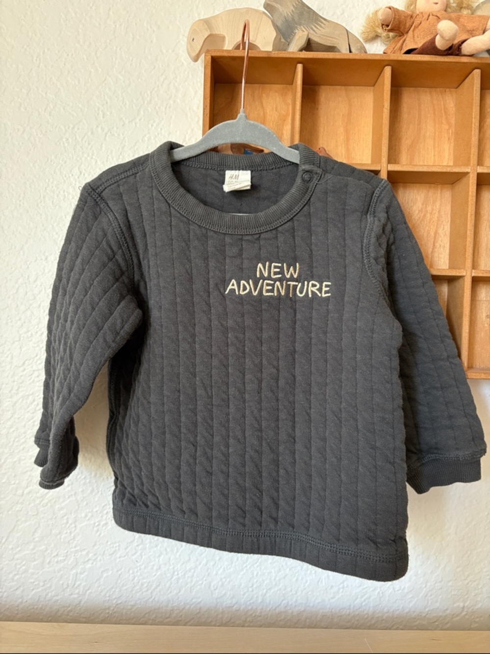 H&M Quilted 'New Adventure' Sweatshirt - Charcoal Gray
